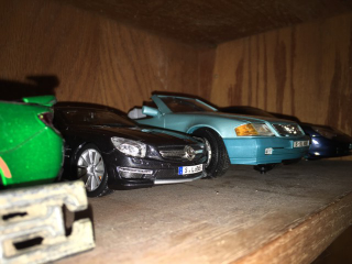 Illustration for article titled 1992 Mercedes-Benz SL500 by Maisto